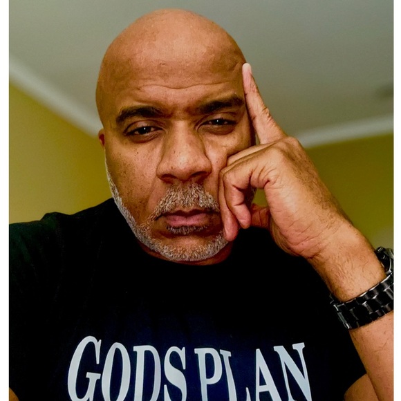 Gildan Black Short Sleeve Tee with Bold GODSPLAN Text - Picture 1 of 2